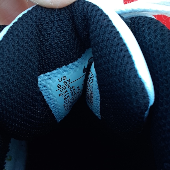 Shoes - Picture 4 of 7